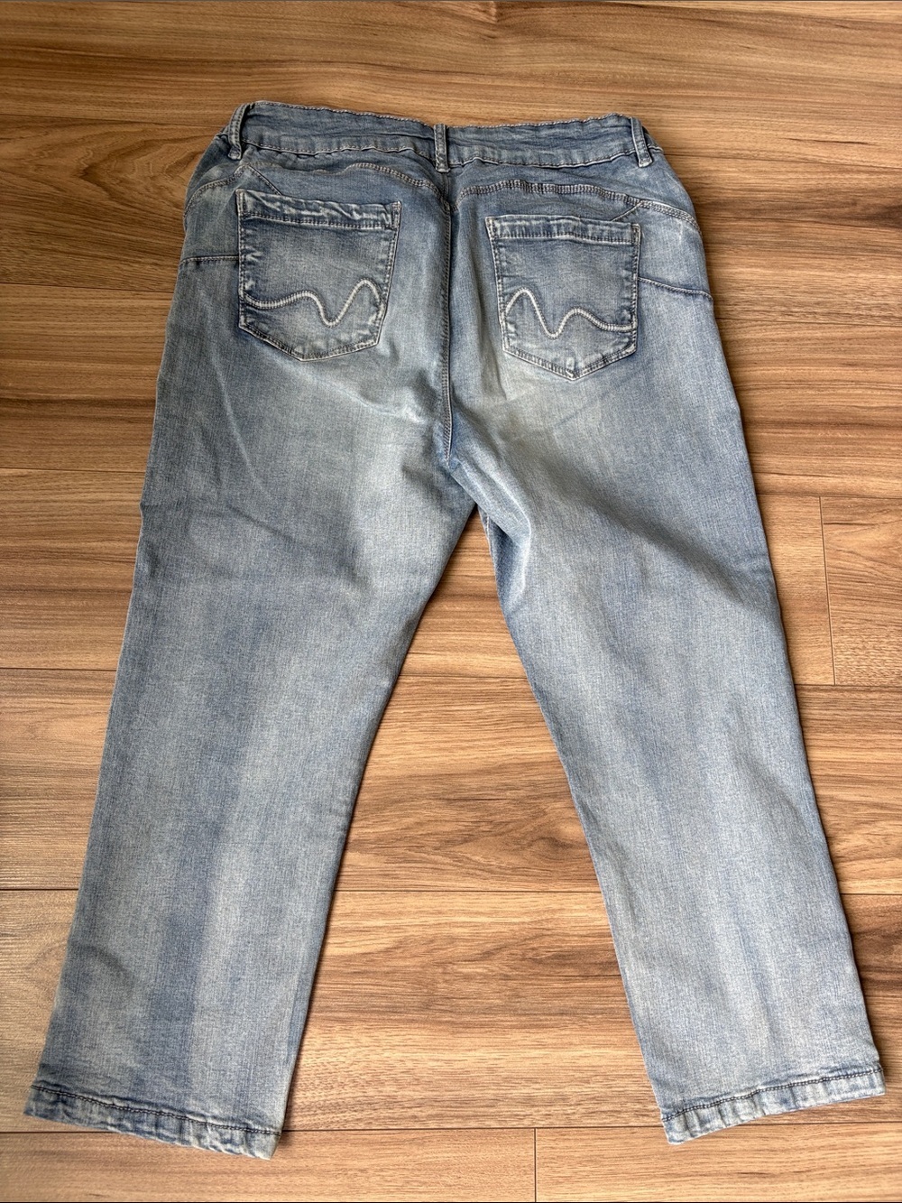 Women’s Light Blue Denim Capri Pants with Button Hem - Picture 3 of 3